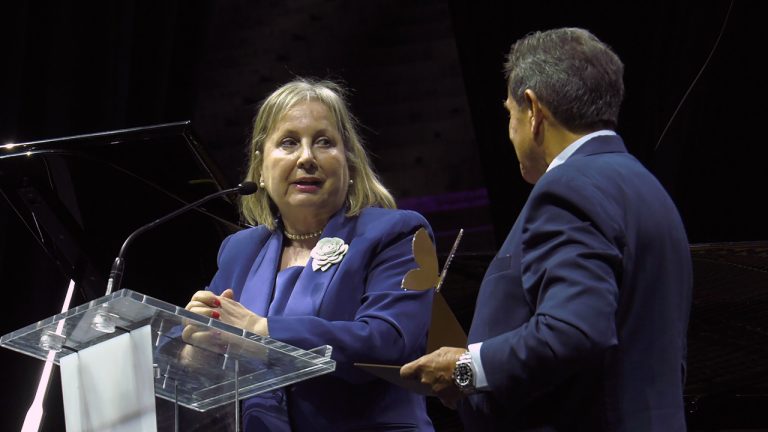 Премия года Женщина-Дерматолог